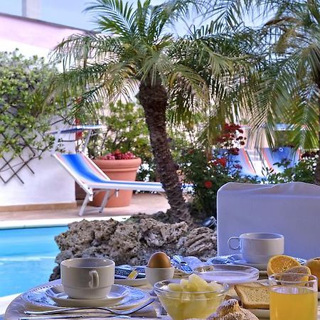 Hotel Carlo Magno Forio di Ischia エクステリア 写真