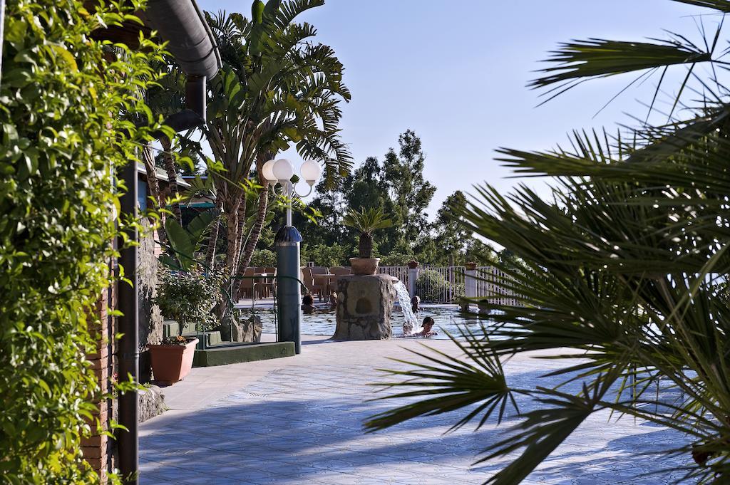 Hotel Carlo Magno Forio di Ischia エクステリア 写真