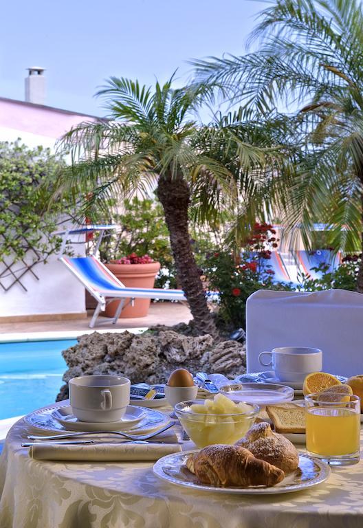 Hotel Carlo Magno Forio di Ischia エクステリア 写真