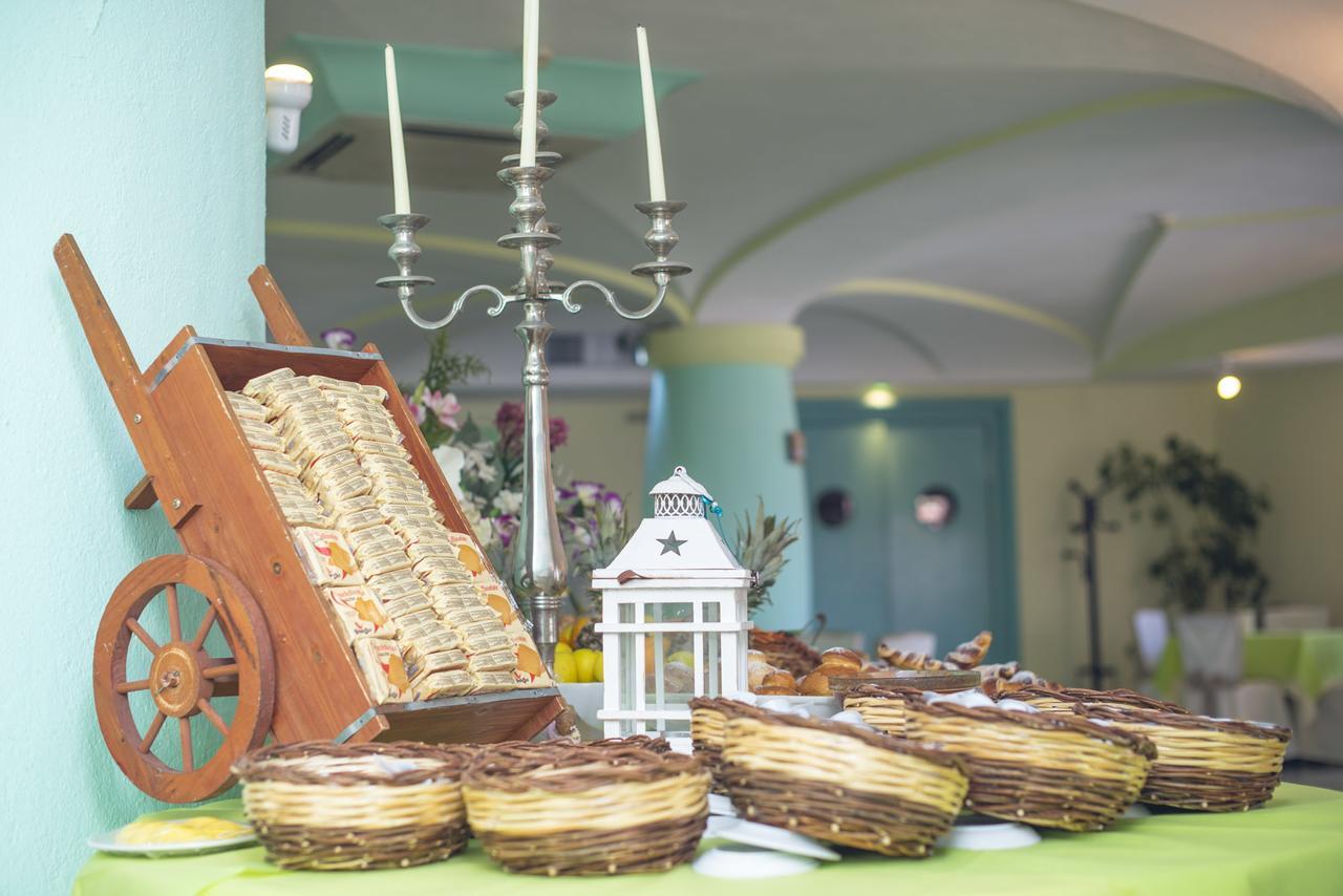Hotel Carlo Magno Forio di Ischia エクステリア 写真