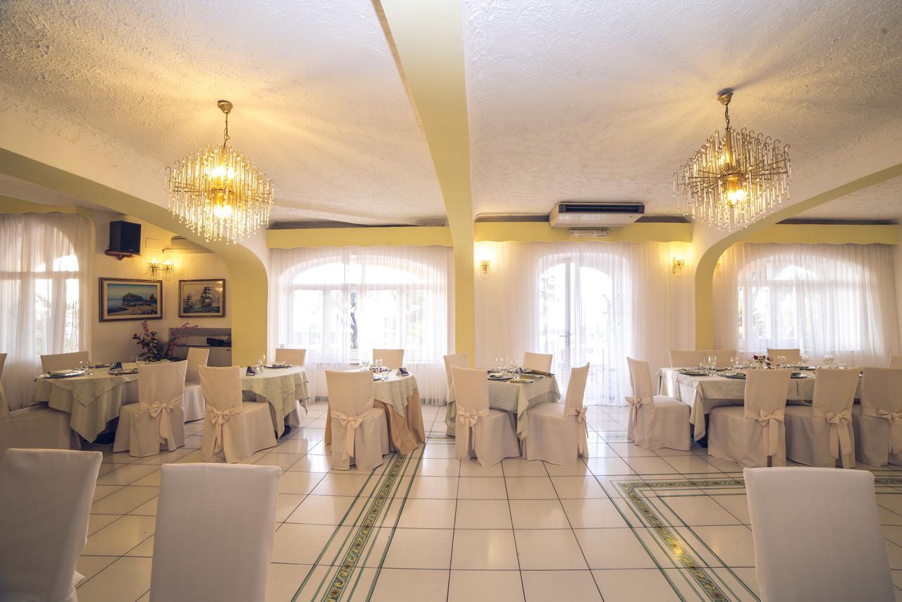 Hotel Carlo Magno Forio di Ischia エクステリア 写真