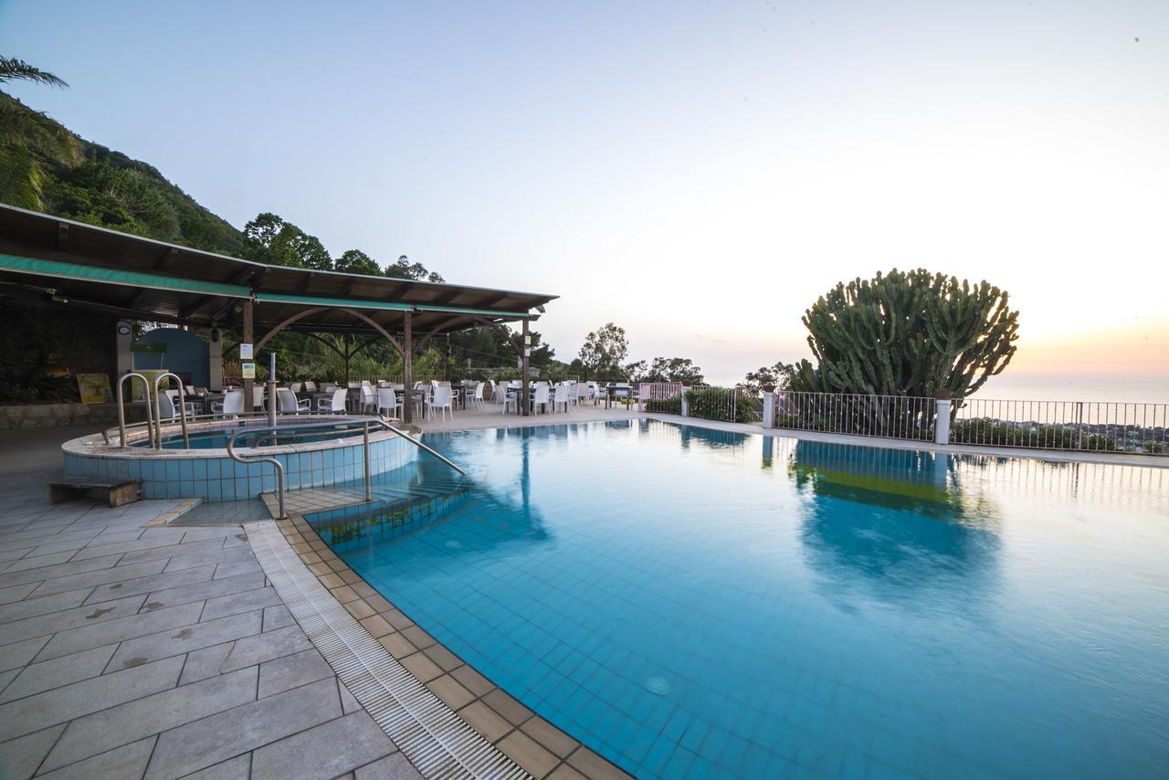 Hotel Carlo Magno Forio di Ischia エクステリア 写真