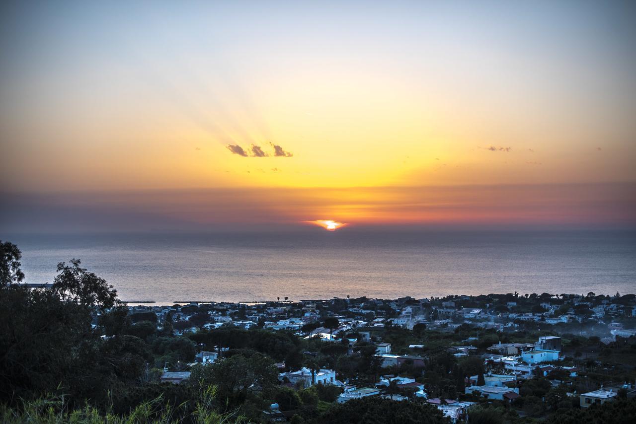 Hotel Carlo Magno Forio di Ischia エクステリア 写真