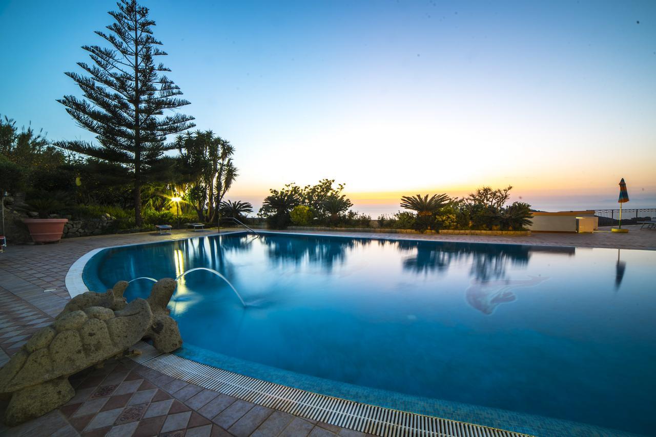 Hotel Carlo Magno Forio di Ischia エクステリア 写真