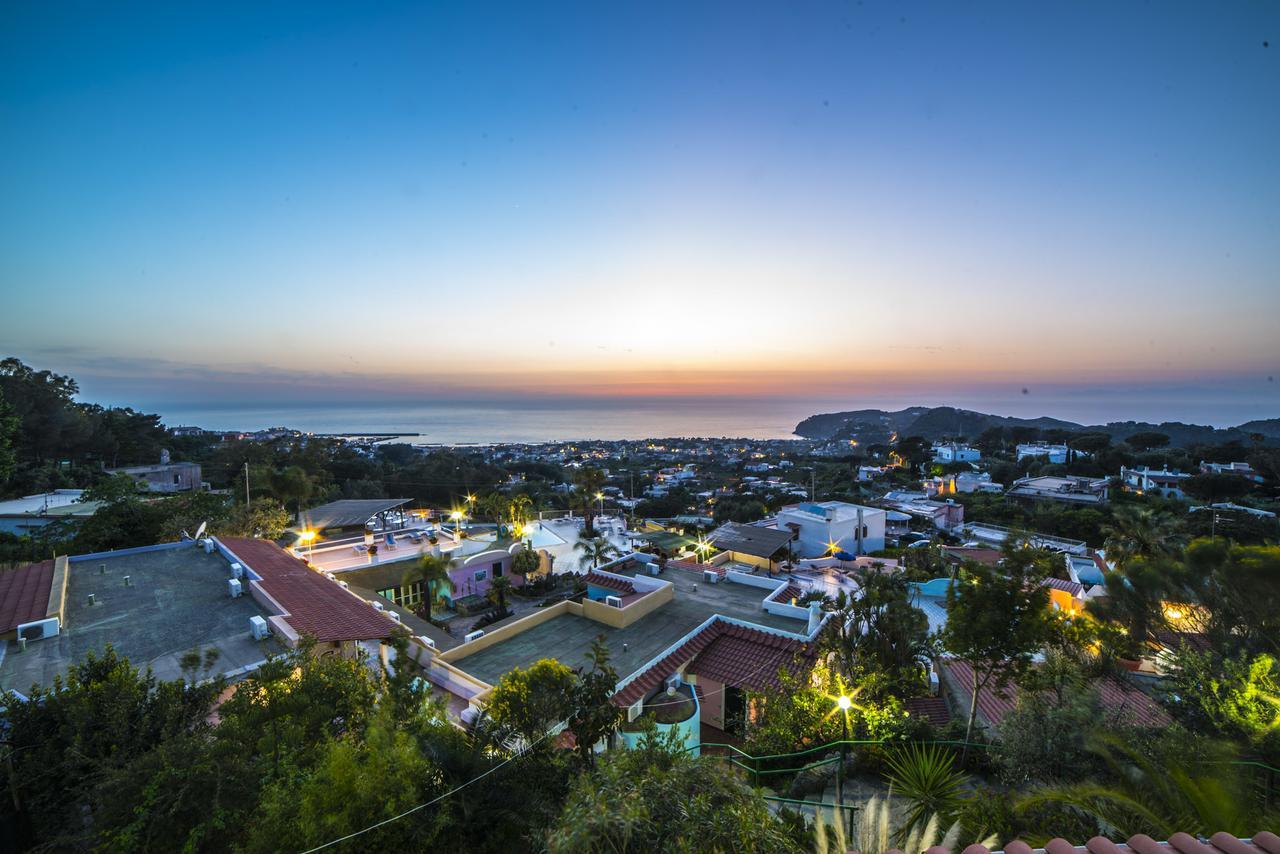 Hotel Carlo Magno Forio di Ischia エクステリア 写真