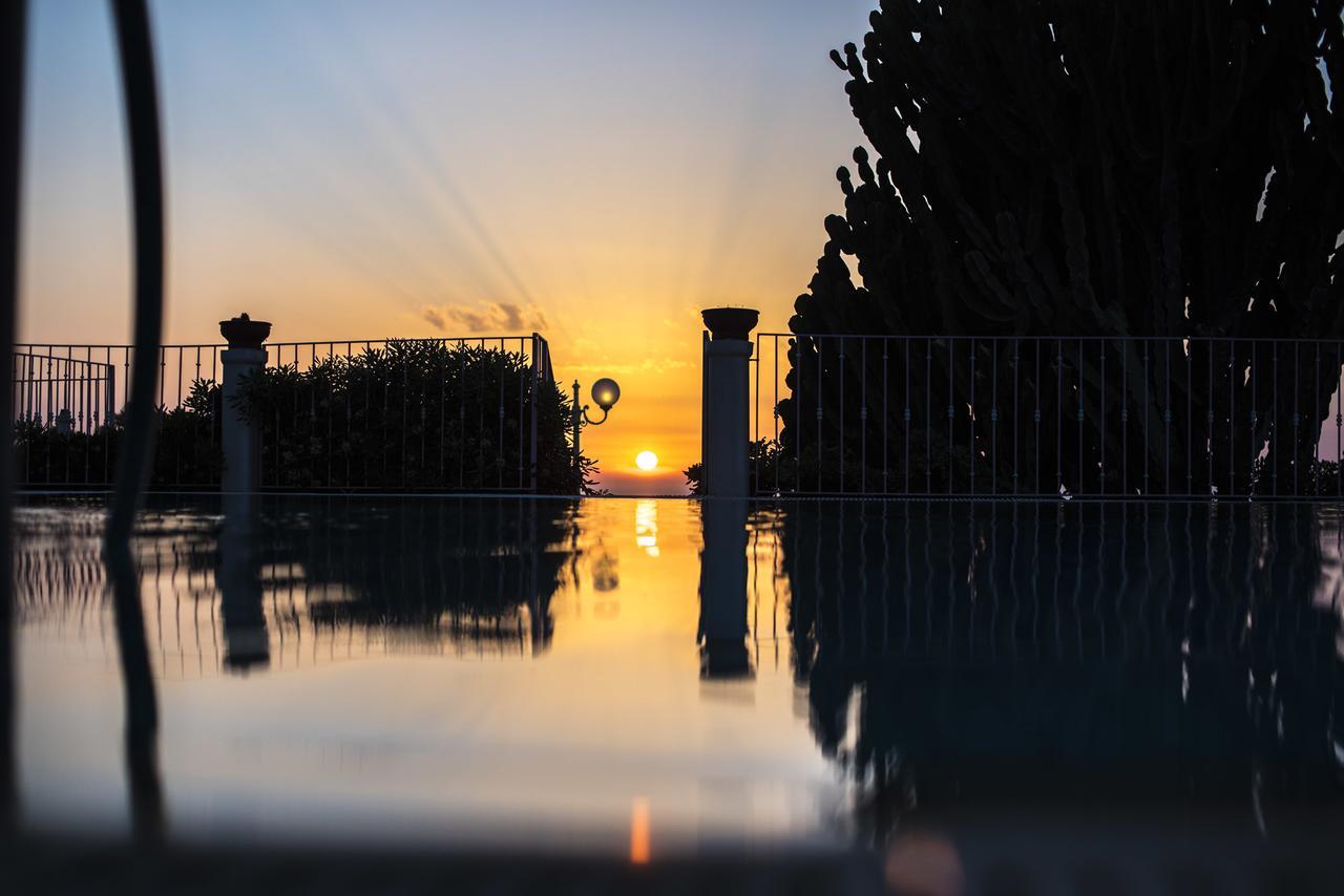 Hotel Carlo Magno Forio di Ischia エクステリア 写真