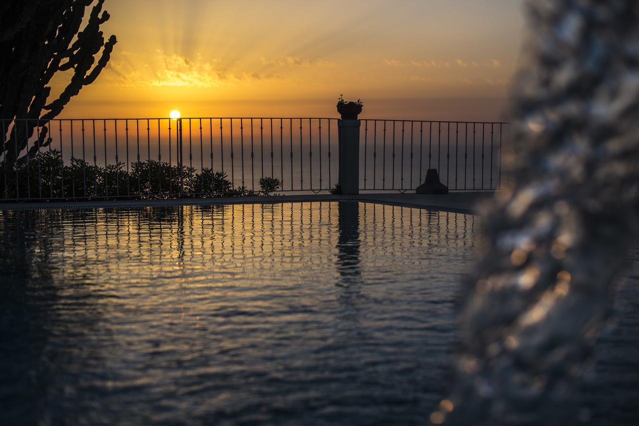 Hotel Carlo Magno Forio di Ischia エクステリア 写真
