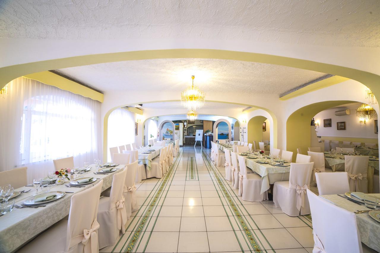 Hotel Carlo Magno Forio di Ischia エクステリア 写真