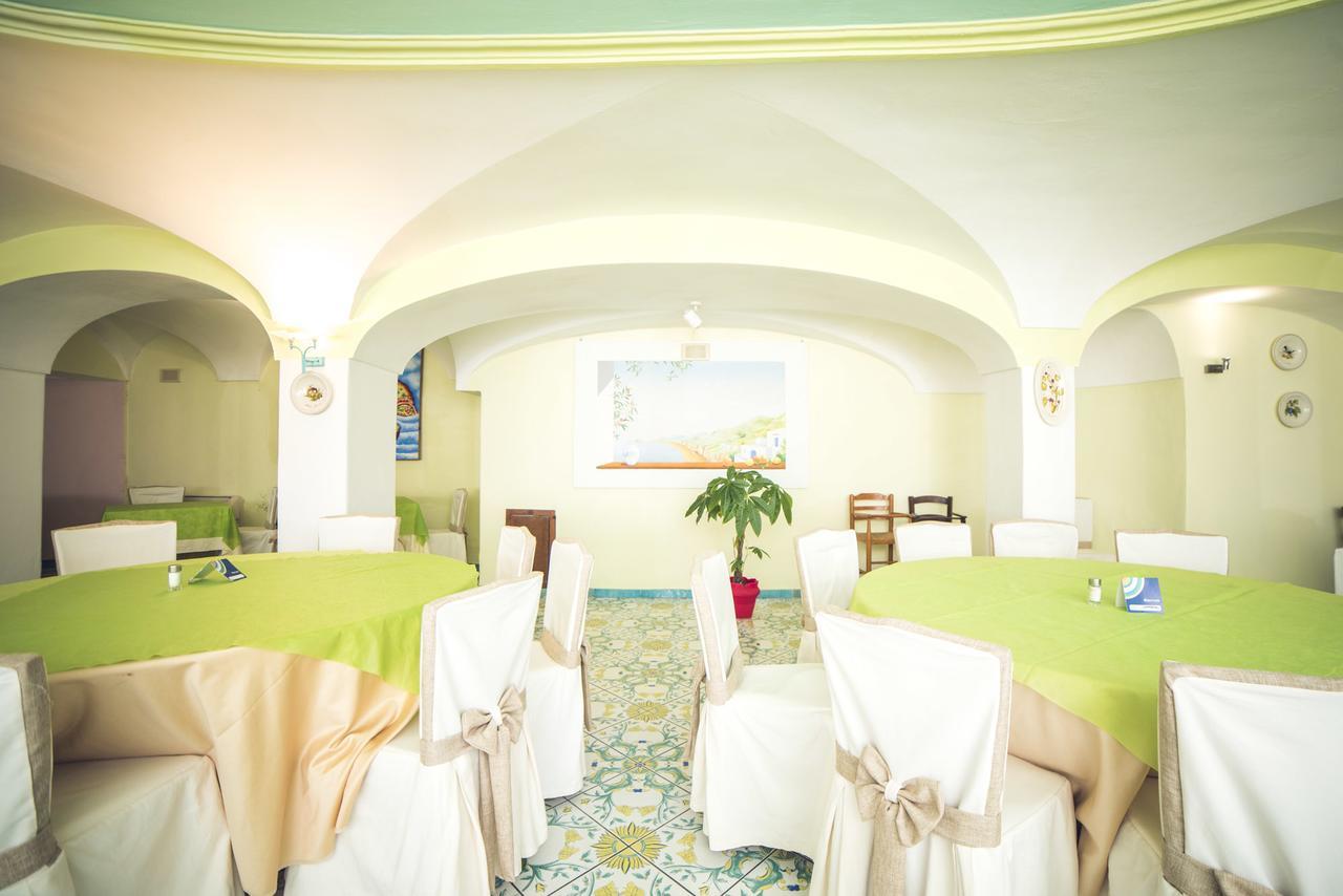 Hotel Carlo Magno Forio di Ischia エクステリア 写真
