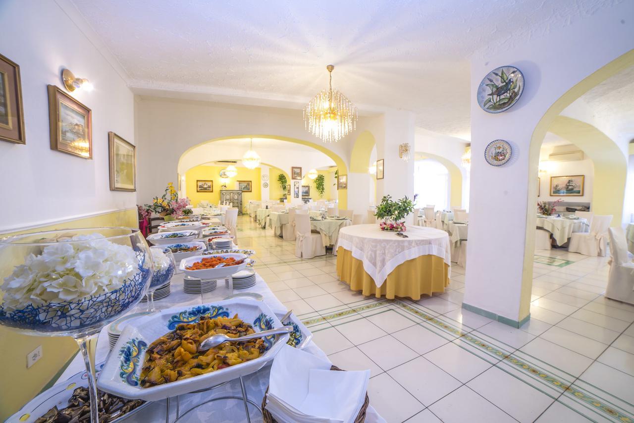 Hotel Carlo Magno Forio di Ischia エクステリア 写真
