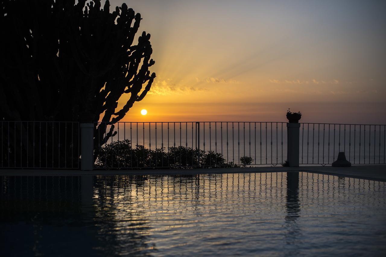 Hotel Carlo Magno Forio di Ischia エクステリア 写真