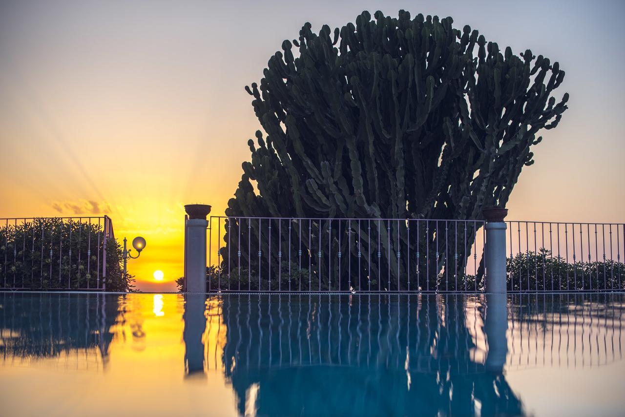 Hotel Carlo Magno Forio di Ischia エクステリア 写真